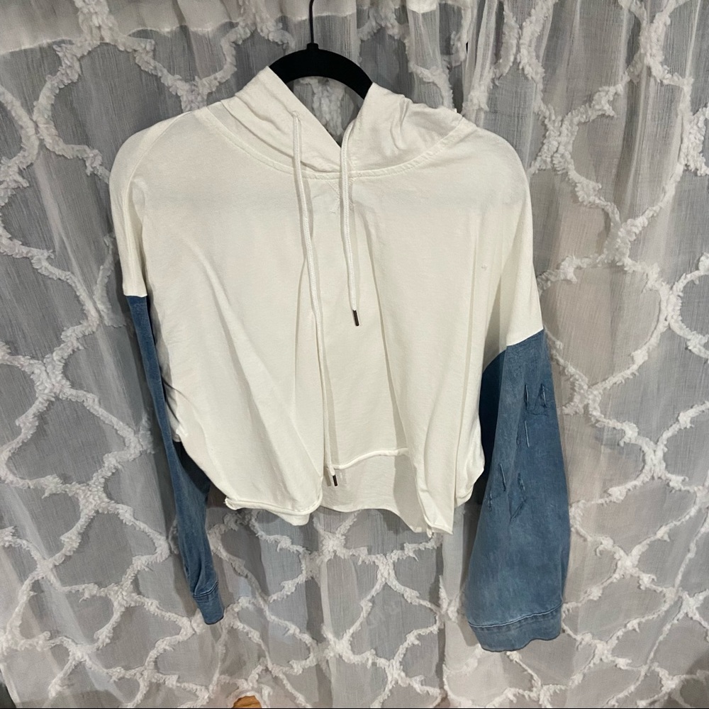 Cropped hoodie